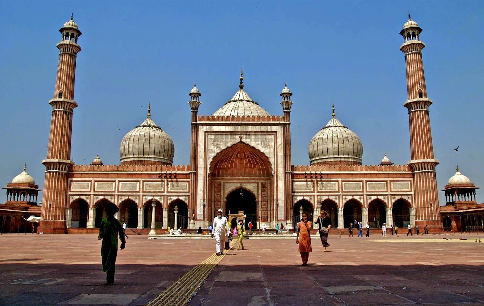 The Tajul Masjid Bhopal Tourist Guide - Holiday Travel